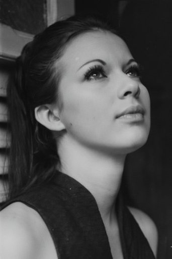 Neila Tavares