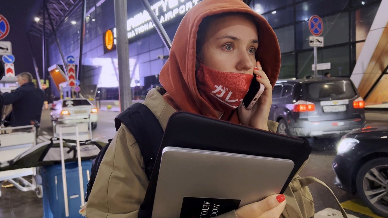 My Undesirable Friends: Part I – Last Air in Moscow
